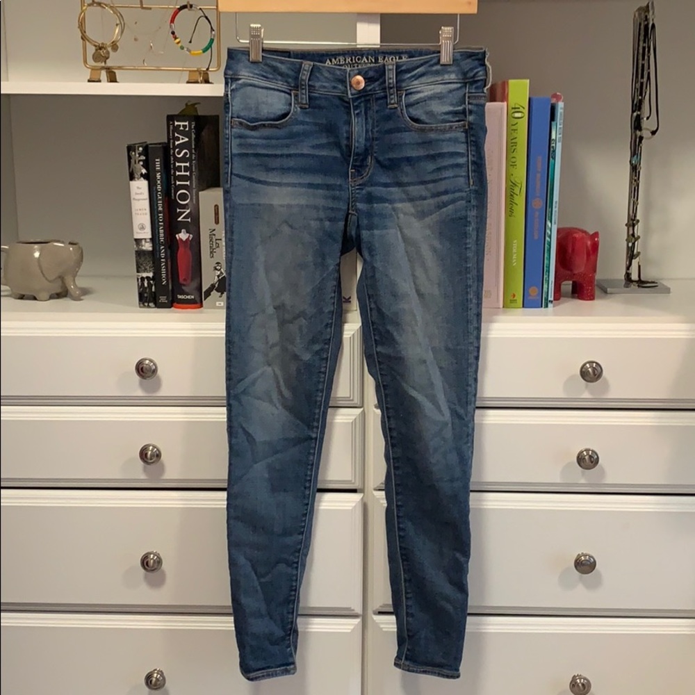 American Eagle Dark wash skinny jeans.